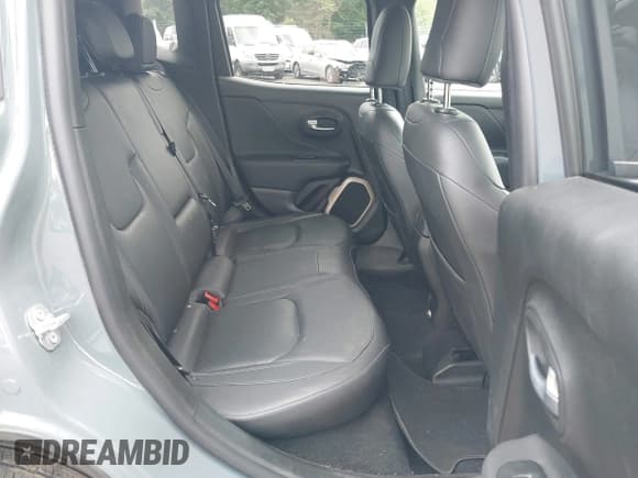 ✅ 2017 Jeep Renegade Limited • VIN: ZACCJBDB9HPF39661 • Lot: 43004382. Wystawiony na IAAI z przebiegiem 91 571 mil. Bezpłatny archiwum sprzedaży aukcyjnych z USA i szczegółowy raport historii pojazdu na DreamBid. Zdjęcie 8.