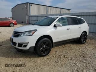 ✅ 2017 Chevrolet Traverse LT • VIN: 1GNKRGKDXHJ307793 • Lot: 86826595. Wystawiony na Copart z przebiegiem 121 343 mil. Bezpłatny archiwum sprzedaży aukcyjnych z USA i szczegółowy raport historii pojazdu na DreamBid. Zdjęcie 1.