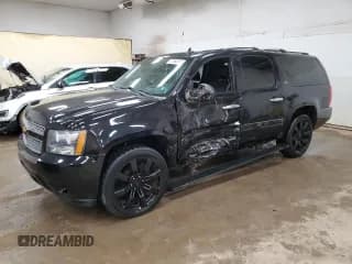 ✅ 2013 Chevrolet Suburban LTZ • VIN: 1GNSKKE75DR157293 • Lot: 47184115. Wystawiony na Copart z przebiegiem 168 208 mil. Bezpłatny archiwum sprzedaży aukcyjnych z USA i szczegółowy raport historii pojazdu na DreamBid. Zdjęcie 1.