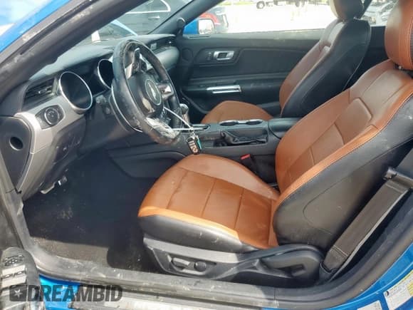 ✅ 2021 Ford Mustang EcoBoost • VIN: 1FATP8UH4M5116615 • Lot: 64614455. Wystawiony na Copart z przebiegiem 64 747 mil. Bezpłatny archiwum sprzedaży aukcyjnych z USA i szczegółowy raport historii pojazdu na DreamBid. Zdjęcie 7.