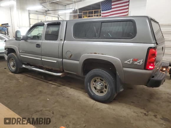 ✅ 2006 Chevrolet Silverado 2500HD Work Truck • VIN: 1GCHK29U66E125918 • Lot: 85034684. Wystawiony na Copart z przebiegiem 236 491 mil. Bezpłatny archiwum sprzedaży aukcyjnych z USA i szczegółowy raport historii pojazdu na DreamBid. Zdjęcie 2.