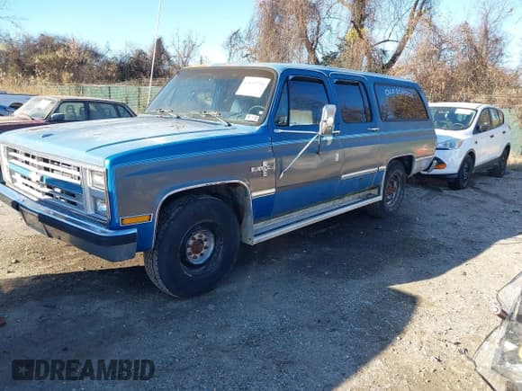 ✅ 1988 Chevrolet Suburban • VIN: 1GNGR26NXJF113866 • Lot: 43812716. Listed on IAAI with 87,996 mi. Free auction sales archive from the USA and detailed vehicle history report at DreamBid. Image 2.