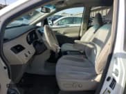 ✅ 2011 Toyota Sienna LE AAS • VIN: 5TDKK3DC1BS017852 • Lot: 91211595. Listed on Copart with 199,453 mi. Free auction sales archive from the USA and detailed vehicle history report at DreamBid. Image 7.