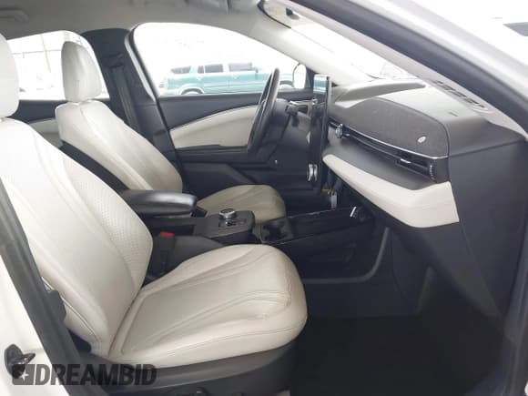 ✅ 2021 Ford Mustang Mach-E Premium • VIN: 3FMTK3SU6MMA27937 • Lot: 42033076. Wystawiony na IAAI z przebiegiem 90 743 mil. Bezpłatny archiwum sprzedaży aukcyjnych z USA i szczegółowy raport historii pojazdu na DreamBid. Zdjęcie 5.