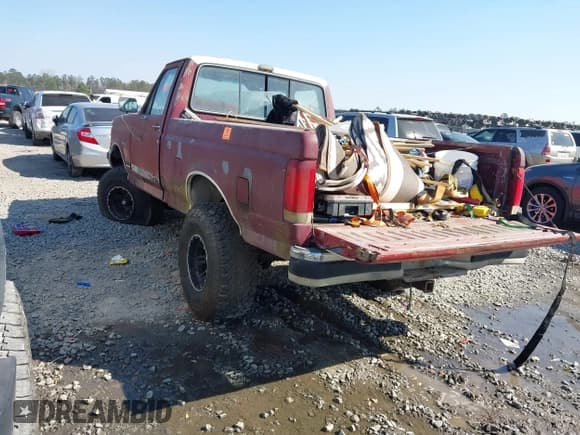 ✅ 1988 Ford F-150 • VIN: 1FTEF14N8JNB51379 • Лот: 41648852. Опубликован ранее на IAAI с пробегом 665 957 миль. Бесплатный доступ к архиву аукционных продаж из США и подробный отчёт об истории автомобиля на DreamBid. Изображение 3.