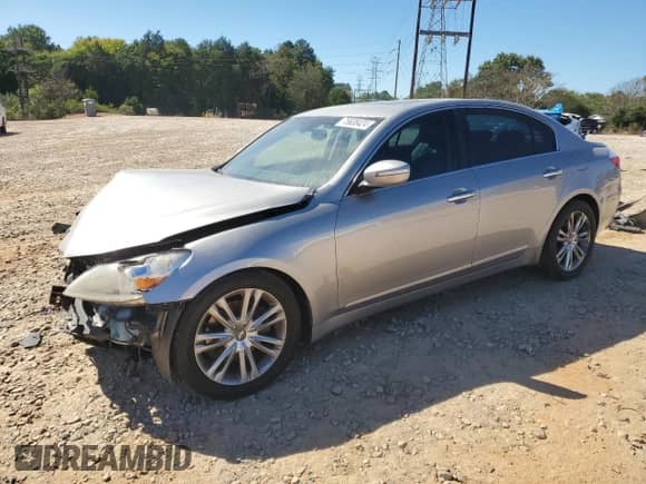 2011 Hyundai Genesis z VIN KMHGC4DE2BU142313, wystawiony jako Copart lot #75638424 z przebiegiem 131 390 mil mil oraz Szkoda całkowita • Salvage title. Historia ofert i sprzedaży dostępna na DreamBid. Obrazek 1.