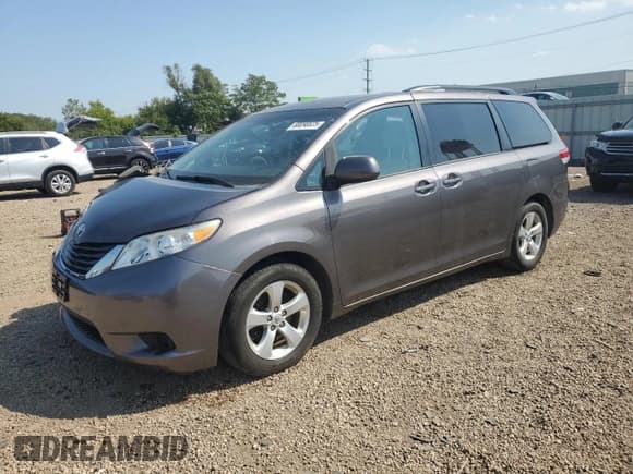 ✅ 2014 Toyota Sienna LE AAS • VIN: 5TDKK3DC7ES496377 • Lot: 80090825. Listed on Copart with 129,053 mi. Free auction sales archive from the USA and detailed vehicle history report at DreamBid. Image 1.