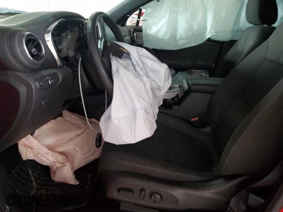 2019 Chevrolet Blazer with VIN 3GNKBBRA5KS701016, listed as a Copart auction lot 56735665 with 52,969 mi miles and Salvage title. Bid and sale history available at DreamBid. Image 7.