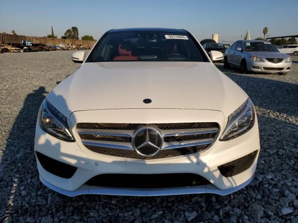 ✅ 2018 Mercedes-Benz C 300 • VIN: 55SWF4JB8JU249552 • Лот: 90318865. Опубликован ранее на Copart с пробегом 83 658 миль. Бесплатный доступ к архиву аукционных продаж из США и подробный отчёт об истории автомобиля на DreamBid. Изображение 5.