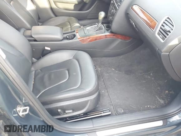 ✅ 2009 Audi A4 Premium • VIN: WAUJF78K59N046020 • Лот: 43131843. Опубликован ранее на IAAI с пробегом 85 695 миль. Бесплатный доступ к архиву аукционных продаж из США и подробный отчёт об истории автомобиля на DreamBid. Изображение 5.