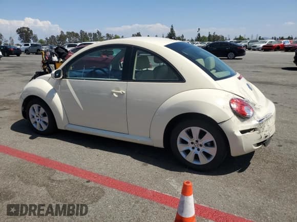 ✅ 2008 Volkswagen Beetle S • VIN: 3VWRG31C68M520528 • Лот: 69676425. Опубликован ранее на Copart с пробегом 139 961 миль. Бесплатный доступ к архиву аукционных продаж из США и подробный отчёт об истории автомобиля на DreamBid. Изображение 2.
