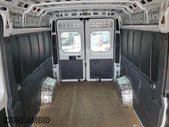 ✅ 2021 Ram ProMaster Cargo • VIN: 3C6LRVDG0ME530514 • Lot: 70582955. Listed on Copart with 329,989 mi. Free auction sales archive from the USA and detailed vehicle history report at DreamBid. Image 10.