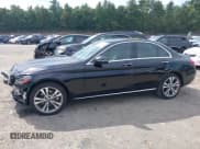 ✅ 2021 Mercedes-Benz C 300 • VIN: W1KWF8EB4MR641418 • Lot: 42657948. Wystawiony na IAAI z przebiegiem 29 644 mil. Bezpłatny archiwum sprzedaży aukcyjnych z USA i szczegółowy raport historii pojazdu na DreamBid. Zdjęcie 15.