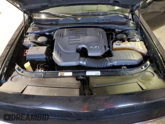 ✅ 2014 Dodge Challenger SXT Plus • VIN: 2C3CDYAG5EH181874 • Lot: 75303464. Wystawiony na Copart z przebiegiem 152 085 mil. Bezpłatny archiwum sprzedaży aukcyjnych z USA i szczegółowy raport historii pojazdu na DreamBid. Zdjęcie 11.