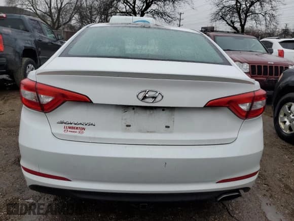 ✅ 2016 Hyundai Sonata SE • VIN: 5NPE24AF9GH283943 • Lot: 71179412. Listed on Copart with 108,097 mi. Free auction sales archive from the USA and detailed vehicle history report at DreamBid. Image 6.
