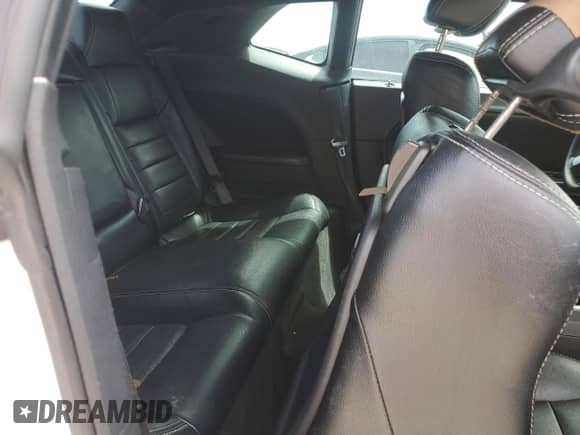 2010 Dodge Challenger SE z VIN 2B3CJ4DV1AH321342, wystawiony jako Copart lot #67499744 z przebiegiem 129 834 mil mil oraz Szkoda całkowita • Salvage title. Historia ofert i sprzedaży dostępna na DreamBid. Obrazek 10.