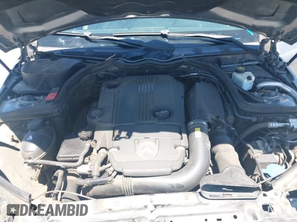 ✅ 2012 Mercedes-Benz C 250 • VIN: WDDGJ4HB2CF881493 • Lot: 42853863. Wystawiony na IAAI z przebiegiem 108 215 mil. Bezpłatny archiwum sprzedaży aukcyjnych z USA i szczegółowy raport historii pojazdu na DreamBid. Zdjęcie 10.