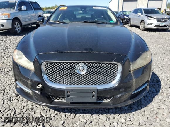✅ 2012 Jaguar XJ XJL • VIN: SAJWA2GB5CLV37851 • Lot: 81937725. Wystawiony na Copart z przebiegiem Nie podano. Bezpłatny archiwum sprzedaży aukcyjnych z USA i szczegółowy raport historii pojazdu na DreamBid. Zdjęcie 5.