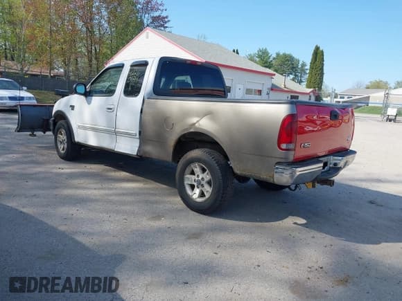 ✅ 2003 Ford F-150 XL • VIN: 1FTRX18W33NA17822 • Lot: 42250184. Listed on IAAI with 202,816 mi. Free auction sales archive from the USA and detailed vehicle history report at DreamBid. Image 3.