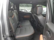 ✅ 2023 GMC Canyon 4WD AT4 • VIN: 1GTP6DEK4P1124937 • Lot: 66103474. Wystawiony na Copart z przebiegiem 10 566 mil. Bezpłatny archiwum sprzedaży aukcyjnych z USA i szczegółowy raport historii pojazdu na DreamBid. Zdjęcie 10.