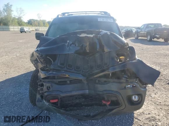 ✅ 2017 Jeep Renegade Trailhawk • VIN: ZACCJBCB5HPF29744 • Lot: 71613215. Listed on Copart with Not provided. Free auction sales archive from the USA and detailed vehicle history report at DreamBid. Image 5.