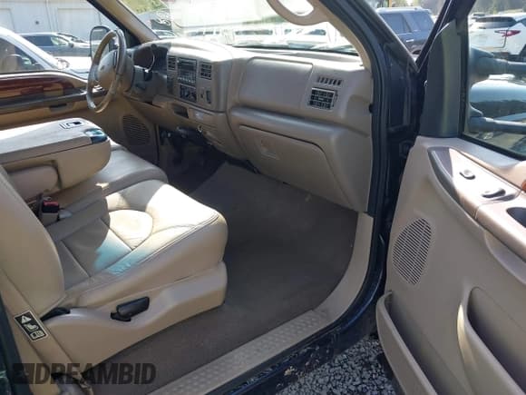 ✅ 2000 Ford F-250 XL • VIN: 1FTNX21S5YEC82650 • Lot: 42105861. Wystawiony na IAAI z przebiegiem 155 878 mil. Bezpłatny archiwum sprzedaży aukcyjnych z USA i szczegółowy raport historii pojazdu na DreamBid. Zdjęcie 5.