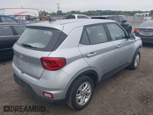 ✅ 2021 Hyundai Venue SE • VIN: KMHRB8A35MU078387 • Lot: 42953676. Listed on IAAI with 17,339 mi. Free auction sales archive from the USA and detailed vehicle history report at DreamBid. Image 4.