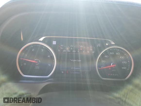 ✅ 2020 Chevrolet Silverado 2500HD LTZ • VIN: 1GC1YPEY5LF347958 • Лот: 91652475. Опубликован ранее на Copart с пробегом 123 244 миль. Бесплатный доступ к архиву аукционных продаж из США и подробный отчёт об истории автомобиля на DreamBid. Изображение 9.