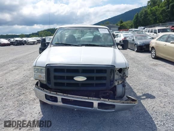 ✅ 2006 Ford F-250 XL • VIN: 1FTSX20556ED46617 • Lot: 43018263. Listed on IAAI with 260,620 mi. Free auction sales archive from the USA and detailed vehicle history report at DreamBid. Image 13.