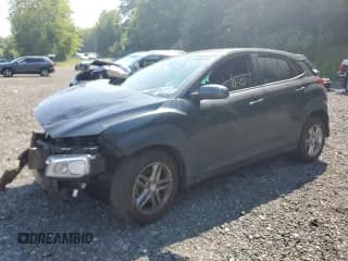 ✅ 2018 Hyundai Kona SE • VIN: KM8K1CAA8JU183278 • Лот: 66560915. Опубликован ранее на Copart с пробегом 83 075 миль. Бесплатный доступ к архиву аукционных продаж из США и подробный отчёт об истории автомобиля на DreamBid. Изображение 1.