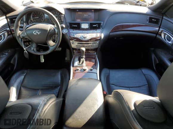 ✅ 2016 Infiniti Q70 • VIN: JN1BY1AR4GM270651 • Лот: 71231145. Опубликован ранее на Copart с пробегом 123 246 миль. Бесплатный доступ к архиву аукционных продаж из США и подробный отчёт об истории автомобиля на DreamBid. Изображение 8.