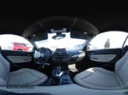 ✅ 2017 BMW 2 Series 230i • VIN: WBA2K9C34H7A26309 • Lot: 42304310. Wystawiony na IAAI z przebiegiem 52 642 mil. Bezpłatny archiwum sprzedaży aukcyjnych z USA i szczegółowy raport historii pojazdu na DreamBid. Zdjęcie 19.