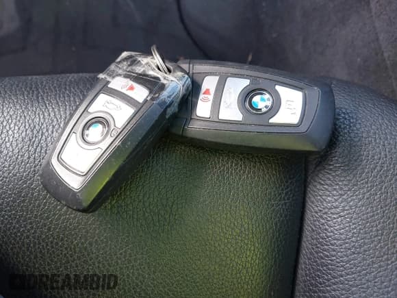 ✅ 2013 BMW 5 Series 535i xDrive • VIN: WBAFU7C51DDU71651 • Lot: 43661539. Wystawiony na IAAI z przebiegiem 55 558 mil. Bezpłatny archiwum sprzedaży aukcyjnych z USA i szczegółowy raport historii pojazdu na DreamBid. Zdjęcie 11.