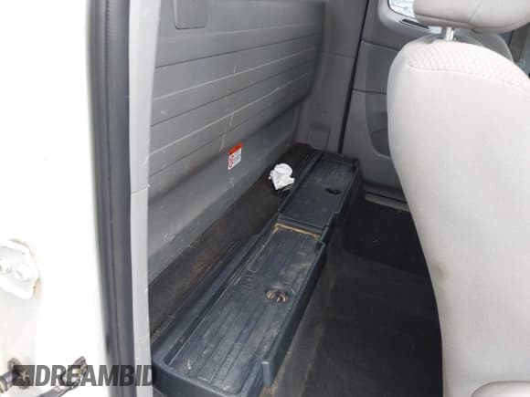 ✅ 2015 Toyota Tacoma • VIN: 5TFUX4EN4FX038145 • Lot: 42799533. Listed on IAAI with 270,754 mi. Free auction sales archive from the USA and detailed vehicle history report at DreamBid. Image 8.