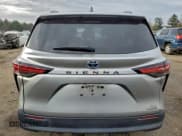 ✅ 2021 Toyota Sienna XLE • VIN: 5TDJRKEC6MS015873 • Lot: 95621375. Listed on Copart with 65,392 mi. Free auction sales archive from the USA and detailed vehicle history report at DreamBid. Image 6.