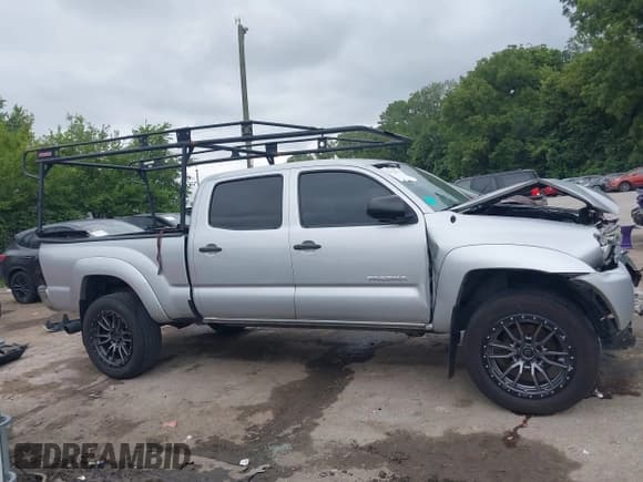 ✅ 2013 Toyota Tacoma • VIN: 3TMMU4FN1DM054202 • Lot: 42871926. Listed on IAAI with 270,648 mi. Free auction sales archive from the USA and detailed vehicle history report at DreamBid. Image 14.