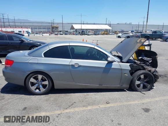 ✅ 2007 BMW 3 Series 335i • VIN: WBAWL73567PX49546 • Lot: 42630647. Listed on IAAI with 160,432 mi. Free auction sales archive from the USA and detailed vehicle history report at DreamBid. Image 13.