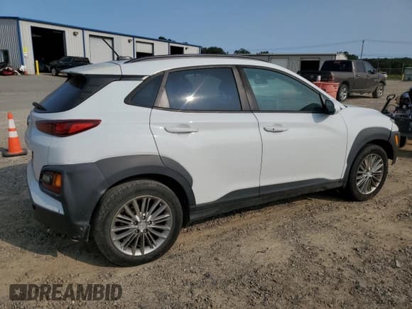 ✅ 2019 Hyundai Kona SEL • VIN: KM8K22AA4KU274735 • Лот: 70335574. Опубликован ранее на Copart с пробегом 100 696 миль. Бесплатный доступ к архиву аукционных продаж из США и подробный отчёт об истории автомобиля на DreamBid. Изображение 3.