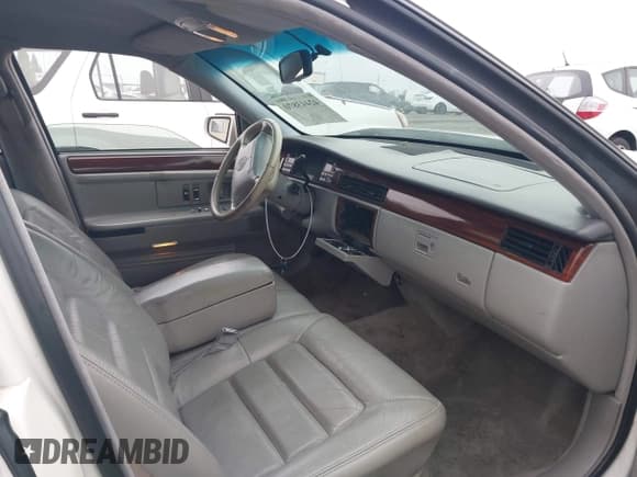 ✅ 1994 Cadillac DeVille • VIN: 1G6KD52B5RU258239 • Lot: 42443870. Wystawiony na IAAI z przebiegiem 142 573 mil. Bezpłatny archiwum sprzedaży aukcyjnych z USA i szczegółowy raport historii pojazdu na DreamBid. Zdjęcie 5.