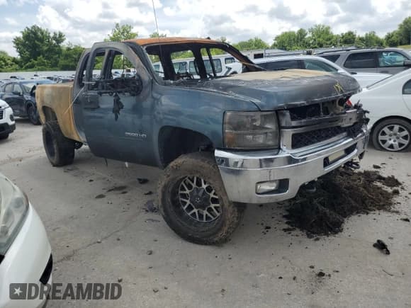 ✅ 2013 Chevrolet Silverado 2500HD LTZ • VIN: 1GC1KYEG8DF236675 • Lot: 64176685. Listed on Copart with Not provided. Free auction sales archive from the USA and detailed vehicle history report at DreamBid. Image 4.