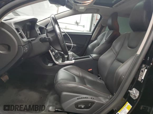 ✅ 2016 Volvo V60 T5 Platinum • VIN: YV4612HM3G1013644 • Lot: 93874325. Listed on Copart with 86,567 mi. Free auction sales archive from the USA and detailed vehicle history report at DreamBid. Image 7.