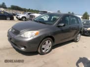 ✅ 2007 Toyota Matrix STD • VIN: 2T1KR32E07C633364 • Lot: 42951628. Wystawiony na IAAI z przebiegiem 131 515 mil. Bezpłatny archiwum sprzedaży aukcyjnych z USA i szczegółowy raport historii pojazdu na DreamBid. Zdjęcie 2.