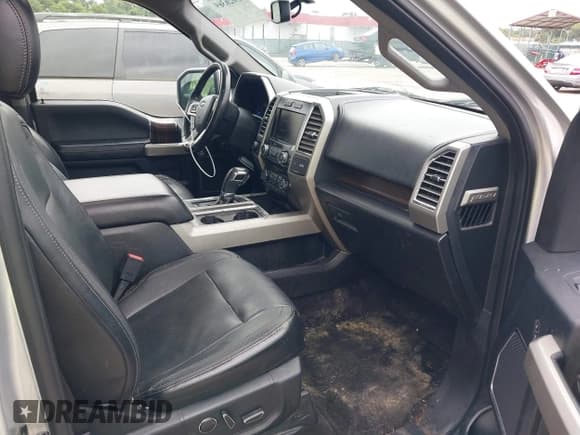 ✅ 2015 Ford F-150 XLT • VIN: 1FTEW1EGXFKE19647 • Lot: 43026369. Wystawiony na IAAI z przebiegiem 217 955 mil. Bezpłatny archiwum sprzedaży aukcyjnych z USA i szczegółowy raport historii pojazdu na DreamBid. Zdjęcie 5.