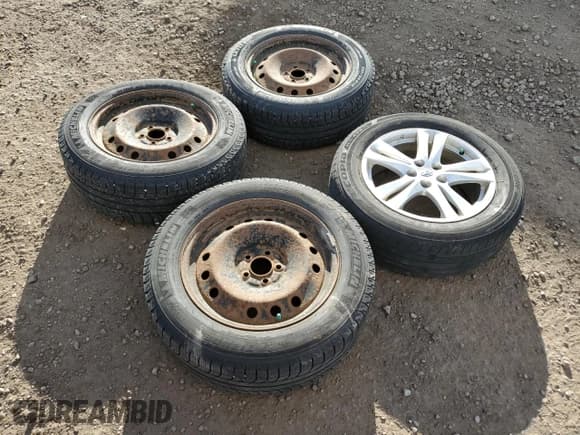 ✅ 2011 Hyundai Santa Fe GLS • VIN: 5XYZG4AG9BG038166 • Lot: 74059304. Listed on Copart with 232,742 mi. Free auction sales archive from the USA and detailed vehicle history report at DreamBid. Image 13.