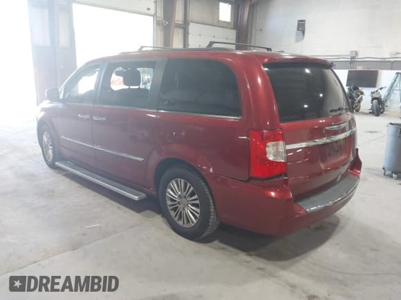 ✅ 2013 Chrysler Town & Country Touring L • VIN: 2C4RC1CG3DR541472 • Lot: 43383785. Listed on IAAI with 102,028 mi. Free auction sales archive from the USA and detailed vehicle history report at DreamBid. Image 3.