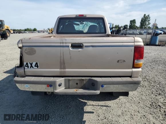 ✅ 1994 Ford Ranger Splash • VIN: 1FTCR15X5RPA55076 • Лот: 61089625. Опубликован ранее на Copart с пробегом 96 629 миль. Бесплатный доступ к архиву аукционных продаж из США и подробный отчёт об истории автомобиля на DreamBid. Изображение 6.
