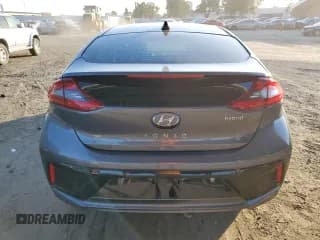 ✅ 2018 Hyundai Ioniq SEL • VIN: KMHC75LC2JU088924 • Lot: 48409715. Wystawiony na Copart z przebiegiem 121 912 mil. Bezpłatny archiwum sprzedaży aukcyjnych z USA i szczegółowy raport historii pojazdu na DreamBid. Zdjęcie 6.