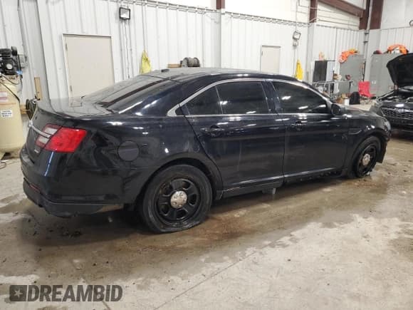 ✅ 2017 Ford Police Interceptor • VIN: 1FAHP2MTXHG122789 • Lot: 85469484. Listed on Copart with 136,406 mi. Free auction sales archive from the USA and detailed vehicle history report at DreamBid. Image 3.