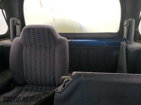 ✅ 1993 Geo Tracker • VIN: 2CNBJ18UXP6921660 • Лот: 58027275. Опубликован ранее на Copart с пробегом 64 349 миль. Бесплатный доступ к архиву аукционных продаж из США и подробный отчёт об истории автомобиля на DreamBid. Изображение 10.