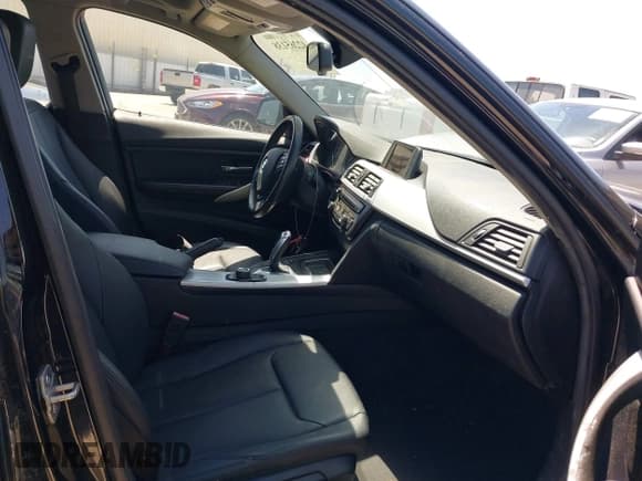 ✅ 2013 BMW 3 Series 328i • VIN: WBA3C1C52DF435944 • Lot: 42265138. Listed on IAAI with 177,633 mi. Free auction sales archive from the USA and detailed vehicle history report at DreamBid. Image 5.